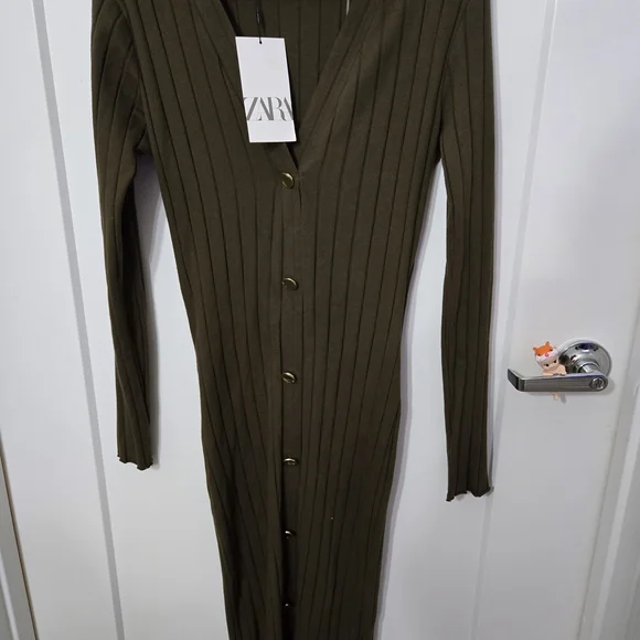 Zara Green Long Sleeve V-Neck Sheath Dress(New) - Picture 2 of 4